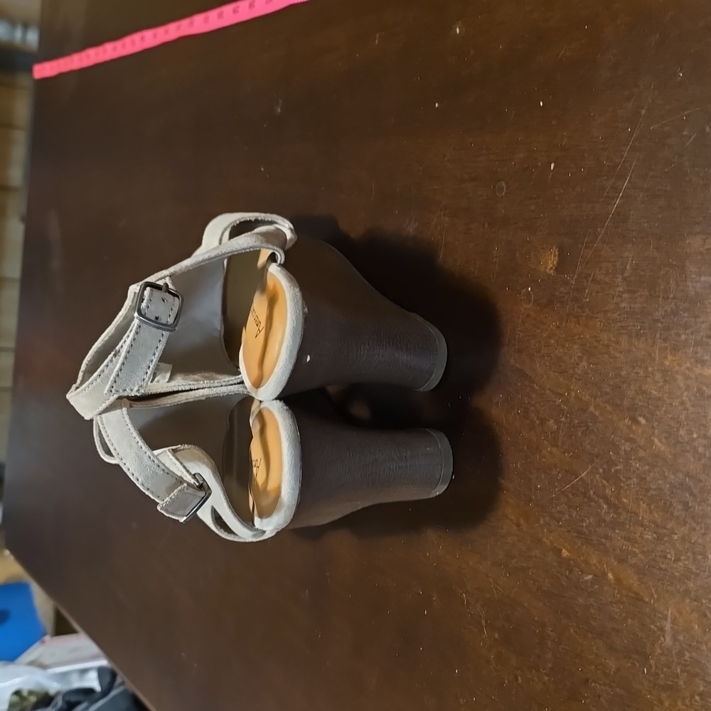American Eagle Wedges Size 8 - Picture 3 of 12